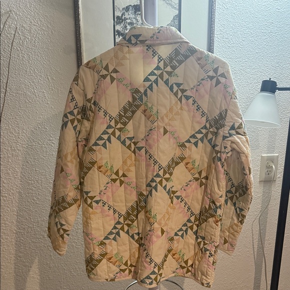 Universal Thread Quilted Jacket in Cream and Green - Picture 3 of 5